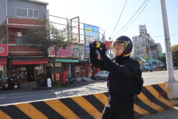 台湾信号待ちにて