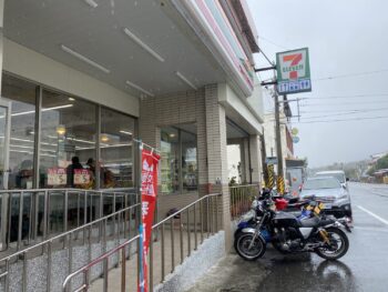 雨の日はコンビニを上手く使うのが台湾ツーリングのコツ